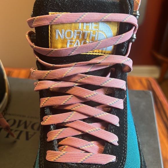 The North Face Back to Berkeley W hikers 7.5/38.5 - Picture 8 of 8